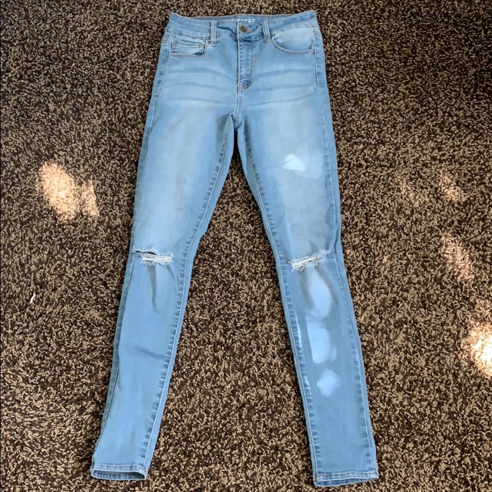 High rise ripped jeans